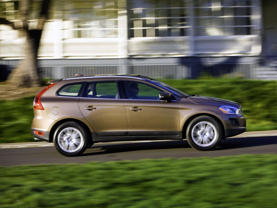  Volvo XC60 T6 2008 года  (US) (фото 10 из 16)